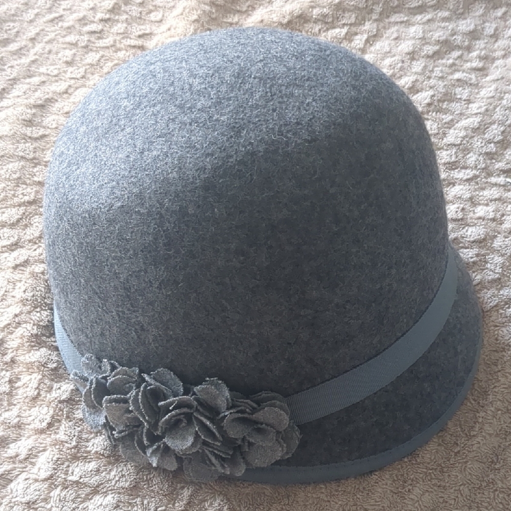Nine West Gray Cloche Hat with Floral Detail